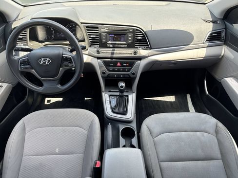 Used 2018 Hyundai Elantra SE FWD image 15