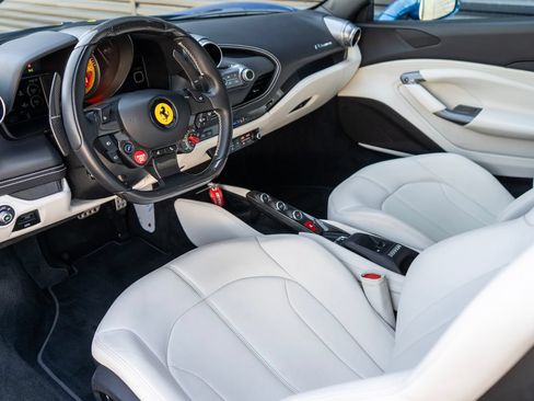 Used 2023 Ferrari F8 Tributo RWD image 5