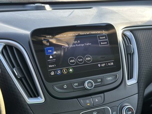 Certified 2024 Chevrolet Malibu LS image 9