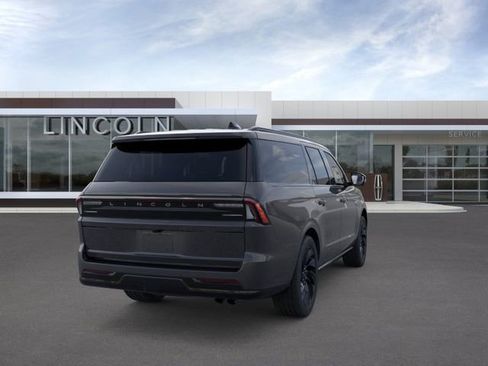 New 2026 Lincoln Navigator L Reserve AWD/4WD image 8