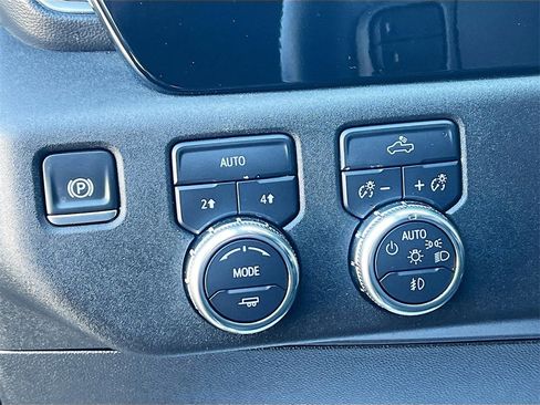 Used 2025 GMC Sierra 1500 Elevation image 10