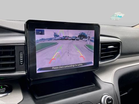 Used 2020 Ford Explorer XLT w/ Equipment Group 202A RWD image 29