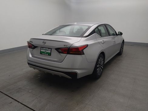 Used 2024 Nissan Altima 2.5 SV image 7