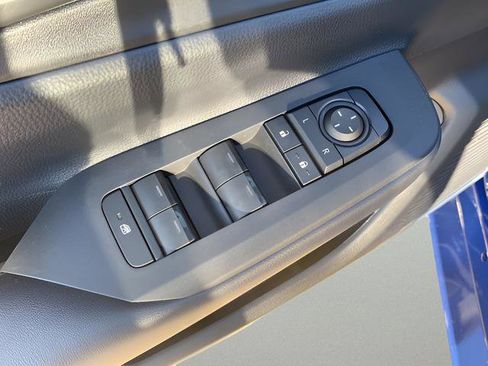 New 2026 Toyota Prius Plug-In Hybrid FWD image 15