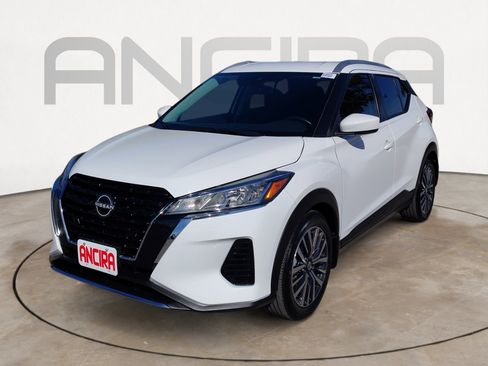 Used 2023 Nissan Kicks SV image 9