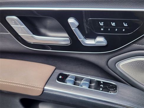 Certified 2023 Mercedes-Benz EQS 580 4MATIC Sedan image 11