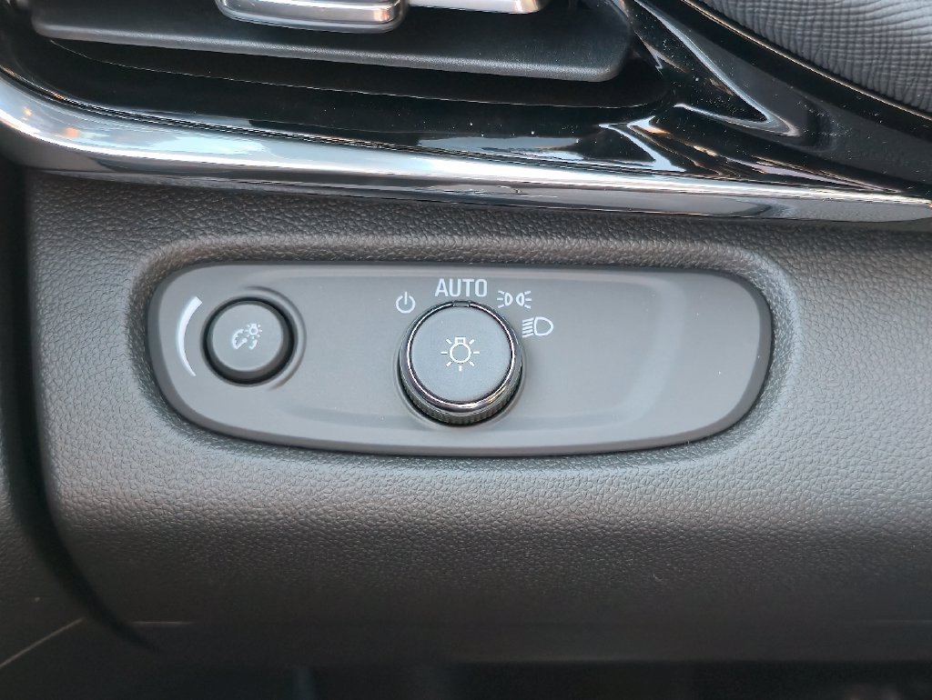 New 2026 Buick Envista Sport Touring w/ Convenience I Package FWD image 17