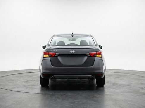 Used 2025 Nissan Versa SV image 7