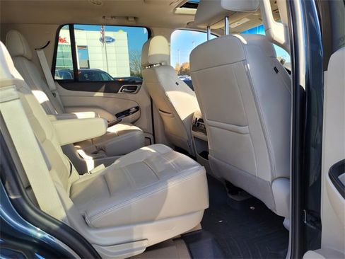 Used 2019 GMC Yukon Denali w/ Denali Ultimate Package image 12