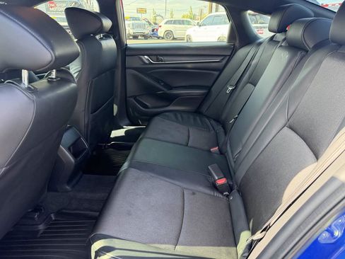 Used 2018 Honda Accord Sport image 12