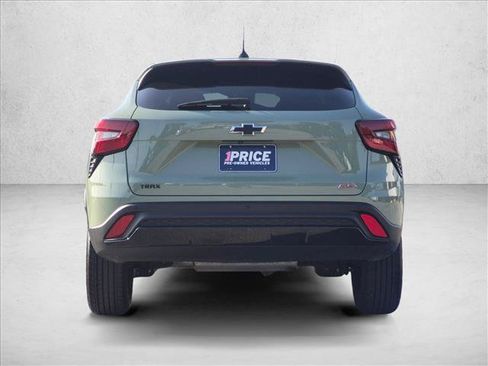 Used 2024 Chevrolet Trax RS w/ Driver Confidence Package FWD image 7