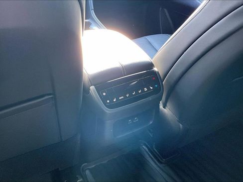 Certified 2025 INFINITI QX60 Luxe w/ Black Edition image 29