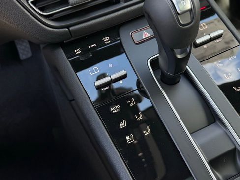 New 2026 Porsche Macan AWD/4WD image 14
