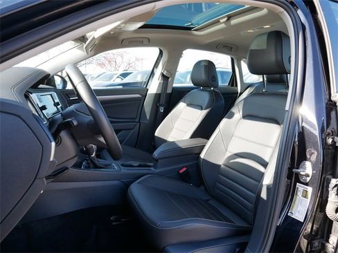 Certified 2024 Volkswagen Jetta SE image 15