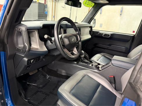 Used 2024 Ford Bronco Outer Banks AWD/4WD image 10