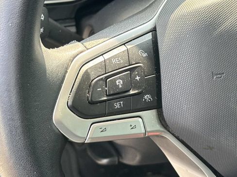 Used 2024 Volkswagen Jetta SE w/ Panoramic Sunroof Package FWD image 27