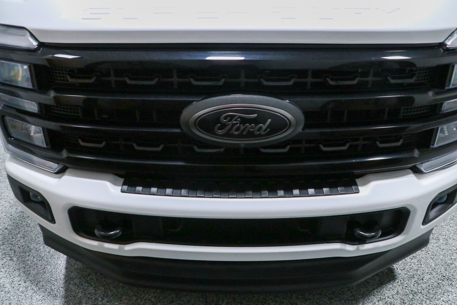Used 2024 Ford F250 Lariat w/ Black Appearance Package AWD/4WD image 4