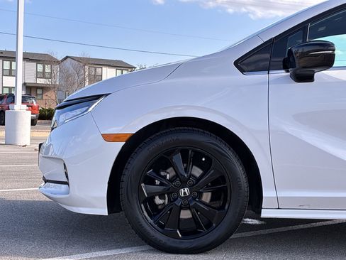 Certified 2024 Honda Odyssey Sport image 14
