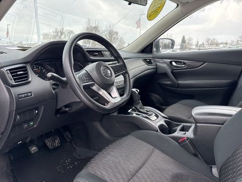 Used 2018 Nissan Rogue S image 9