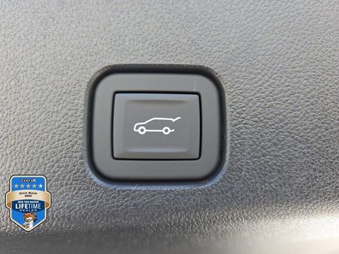 New 2026 GMC Acadia Denali w/ Super Cruise Package FWD image 6