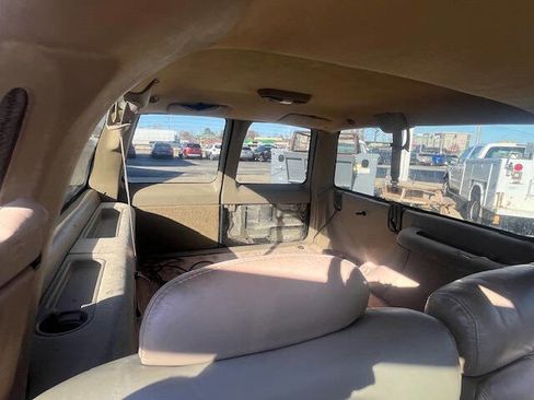 Used 1999 Chevrolet Suburban 4WD w/ Preferred Equipment Group 3 image 7