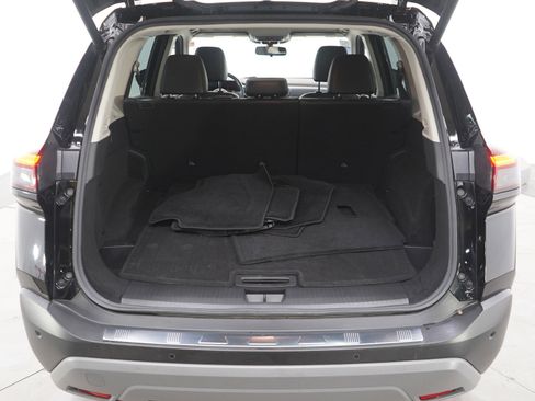 Used 2022 Nissan Rogue SV w/ SV Premium Package image 17