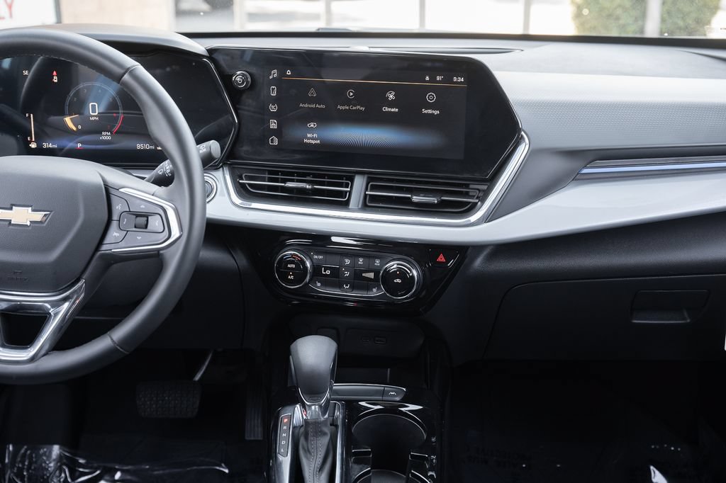 Used 2026 Chevrolet Trax LT w/ LT Convenience Package FWD image 25