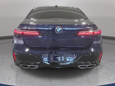 Certified 2023 BMW 760i xDrive AWD/4WD image 6