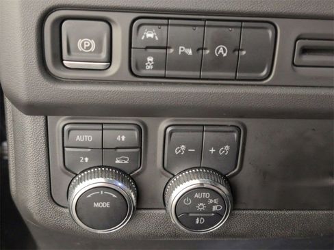 Certified 2024 GMC Yukon XL SLT image 16