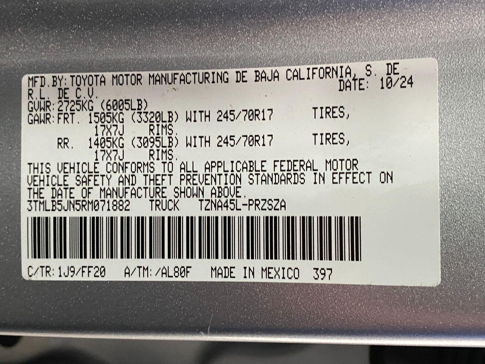 Used 2024 Toyota Tacoma SR5 AWD/4WD image 33