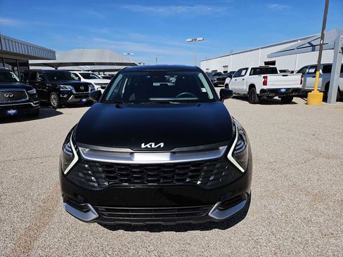 Used 2025 Kia Sportage LX FWD image 3