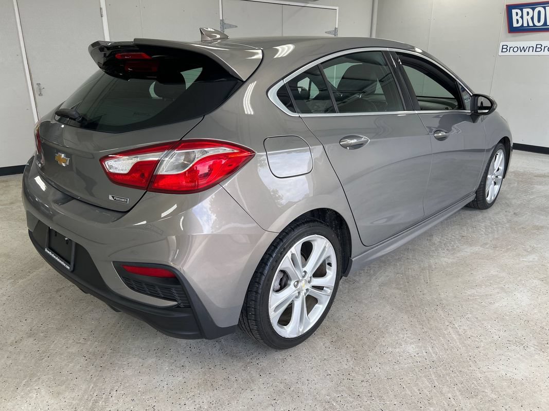 Used 2017 Chevrolet Cruze Premier FWD image 4