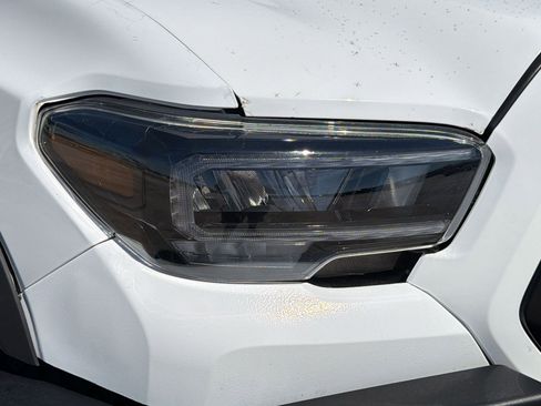 Used 2018 Toyota Tacoma TRD Pro image 11