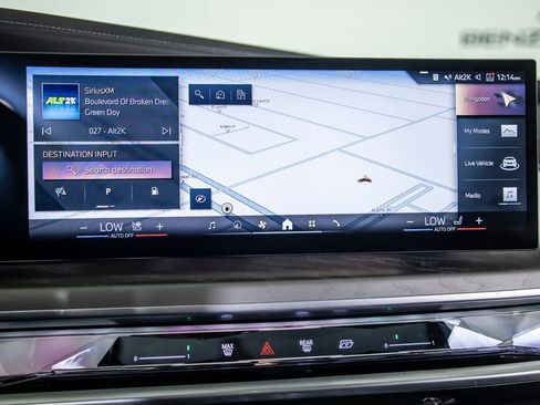 Used 2023 BMW 760i xDrive w/ Executive Package AWD/4WD image 26