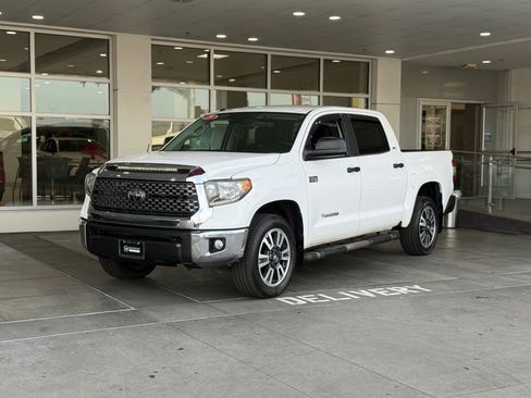 Used 2019 Toyota Tundra SR5 w/ SR5 Upgrade Package image 2