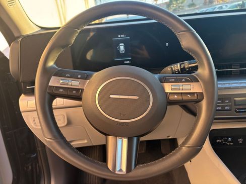 Used 2025 Hyundai Kona SEL image 28