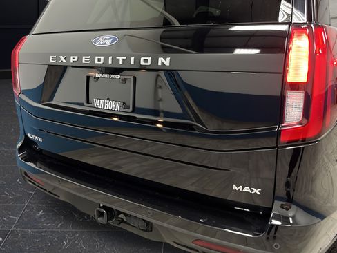 Certified 2025 Ford Expedition Max Active AWD/4WD image 40