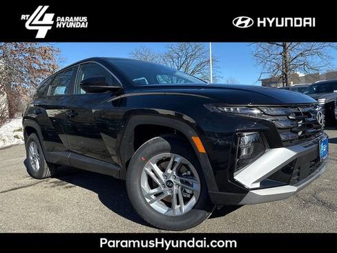 New 2026 Hyundai Tucson SE image 1