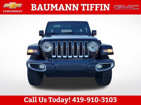 Used 2018 Jeep Wrangler Unlimited Sahara AWD/4WD image 11