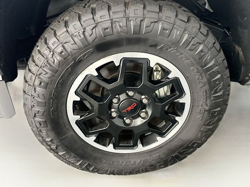 Used 2025 Toyota Tacoma TRD Off-Road AWD/4WD image 11