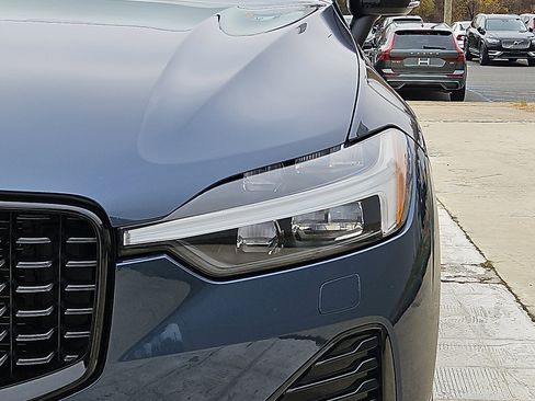 Certified 2024 Volvo XC60 B5 Core w/ Climate Package image 9