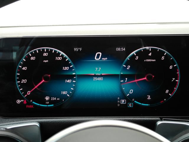 Used 2022 Mercedes-Benz GLB 250 4MATIC w/ Premium Package Lite image 38