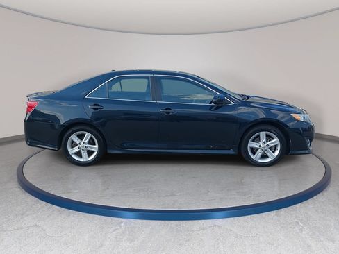 Used 2012 Toyota Camry SE FWD image 4