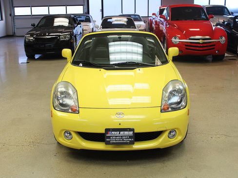 Used 2004 Toyota MR2 image 15