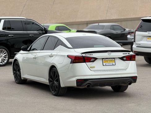 Used 2022 Nissan Altima 2.5 SR w/ Midnight Edition Package FWD image 5