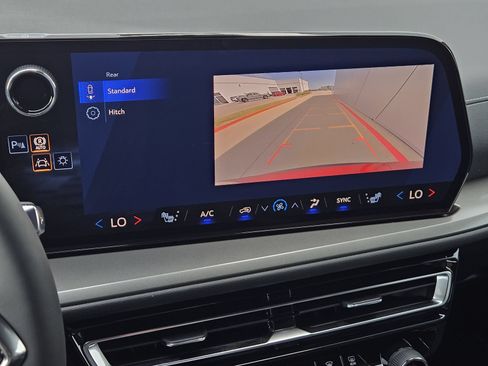New 2027 Chevrolet Traverse LT FWD image 19