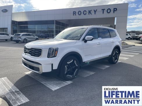 Used 2024 Kia Telluride S image 1
