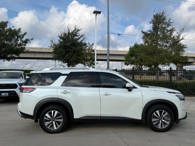 Used 2024 Nissan Pathfinder SL w/ Lighting Package (N92) AWD/4WD image 5