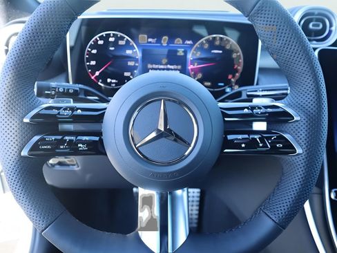 Used 2026 Mercedes-Benz GLC 300 4MATIC image 39
