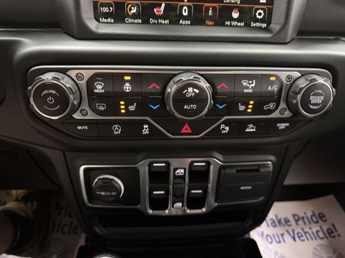 Used 2023 Jeep Gladiator High Altitude AWD/4WD image 17